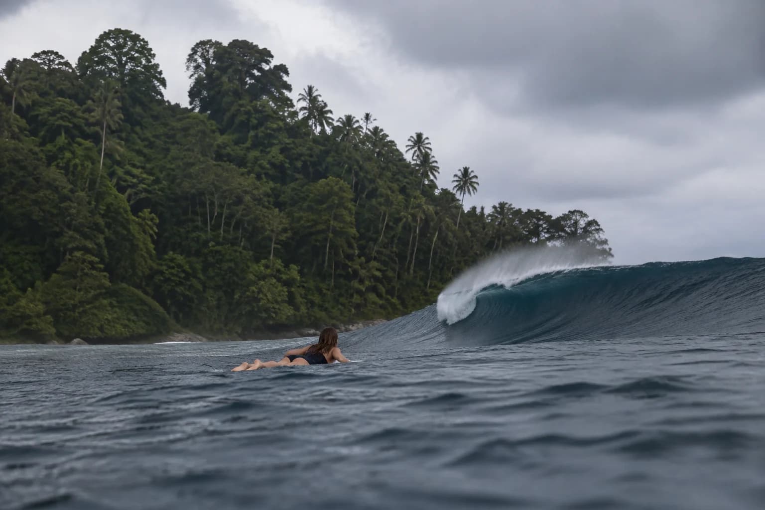 Powerful jungle-edge left and advanced remote-travel intensity at G-Land